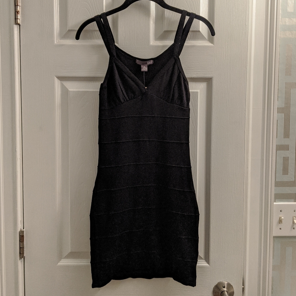 NWT Forever 21 S Black bodycon dress